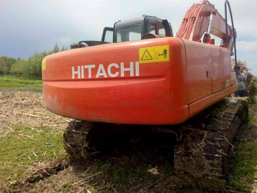 Hitachi ZAXIS120 excavator သည် ဖြည်းညှင်းစွာ လမ်းလျှောက်ခြင်းကို မည်သို့အတည်ပြုနိုင်မည်နည်း။